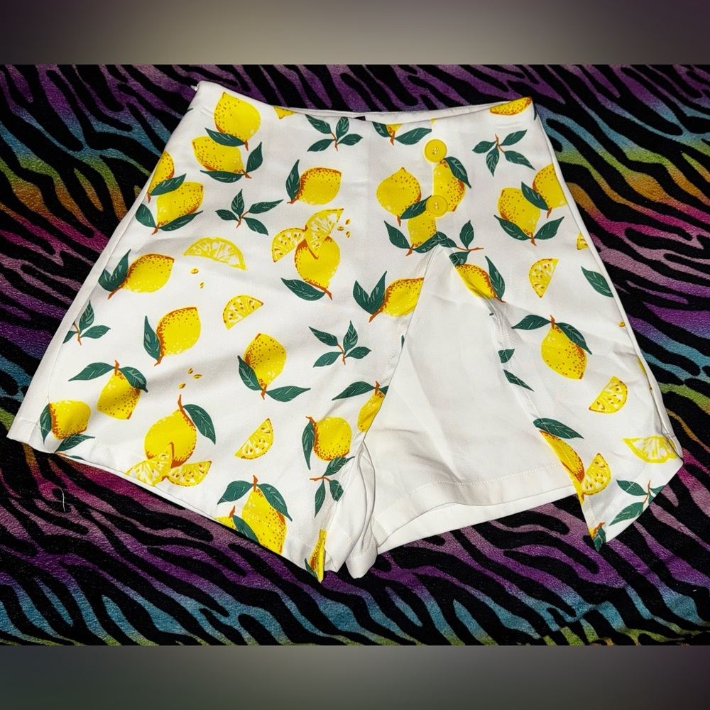 SHEIN Yellow and Green Skorts with Vibrant Citrus Design